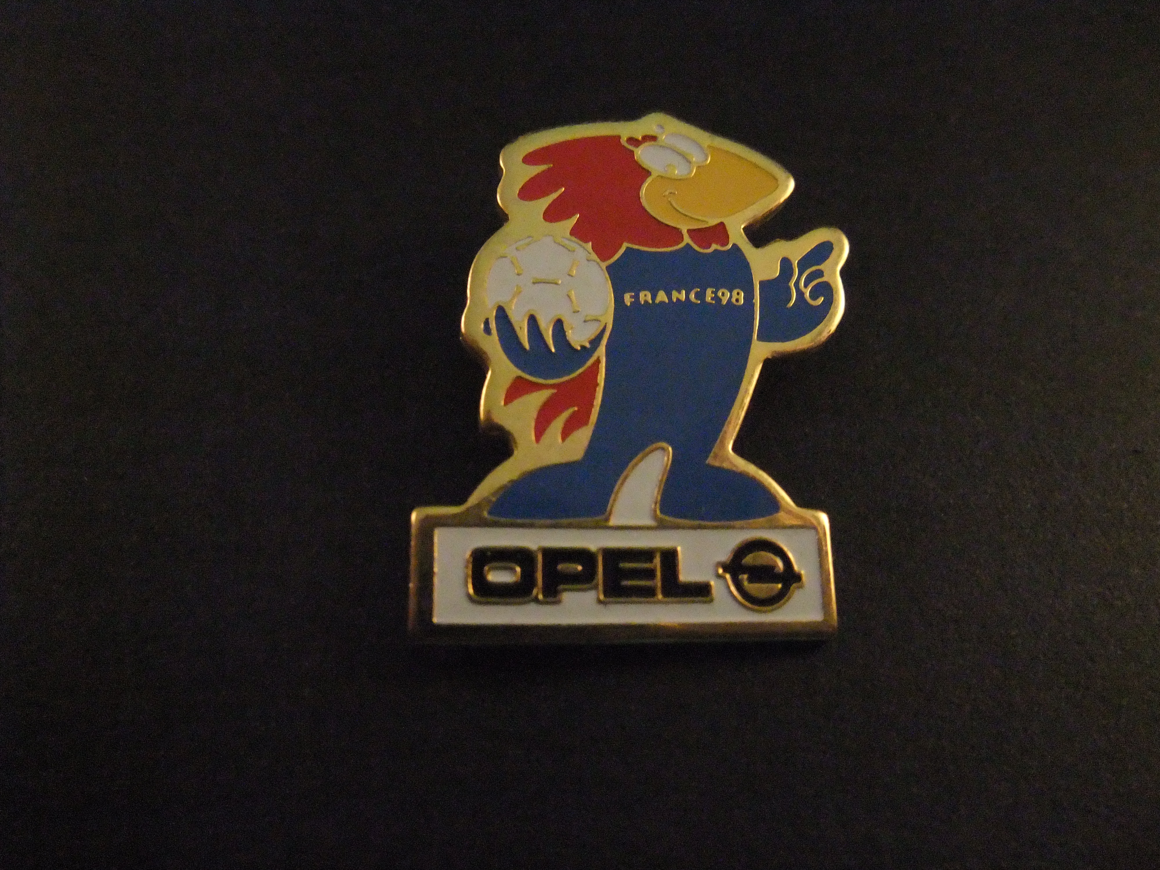 WK voetbal Frankrijk 1998 mascotte met bal sponsor Opel